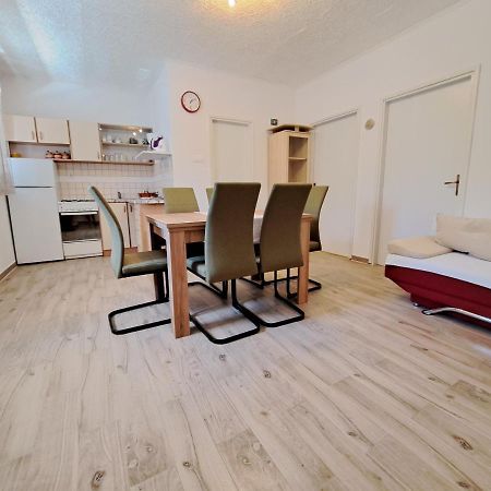 Apartmani Postonjski Привлака Экстерьер фото